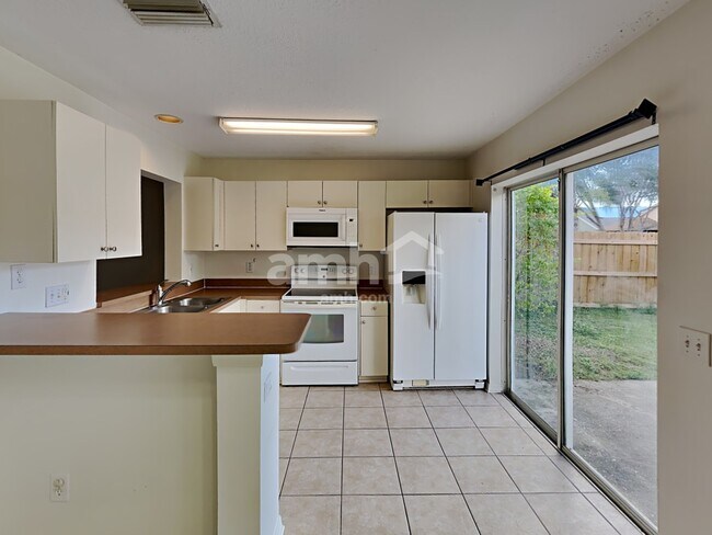 Building Photo - 9643 Patrician Dr