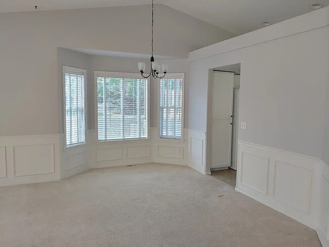 Building Photo - 5765 N Stafford Rd