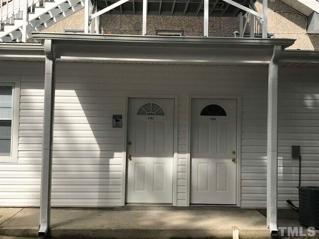 Building Photo - 518 Nash St