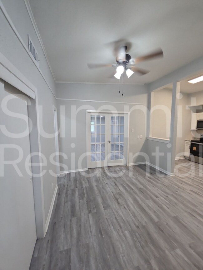 Foto del edificio - 6813 Hazen St