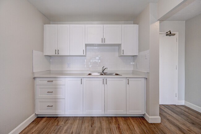 Photo du bâtiment - Dawson Road Apartments