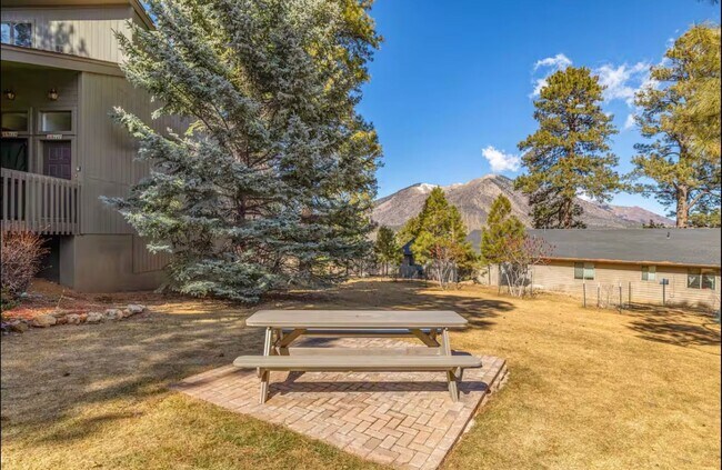 Foto del edificio - Charming 1-Bedroom Condo in Oakmont Country Club