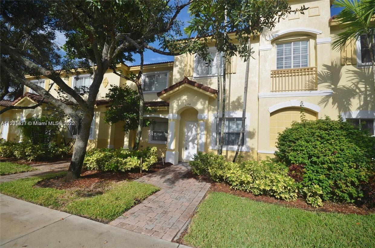 2514 SW 83rd Ter, Miramar, FL 33025 Townhome Rentals in Miramar FL