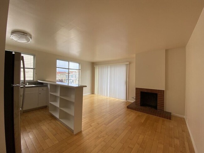 Building Photo - 1400 Clement St