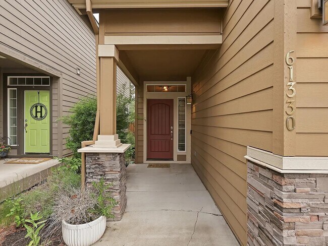 Building Photo - 61330 Huckleberry Pl