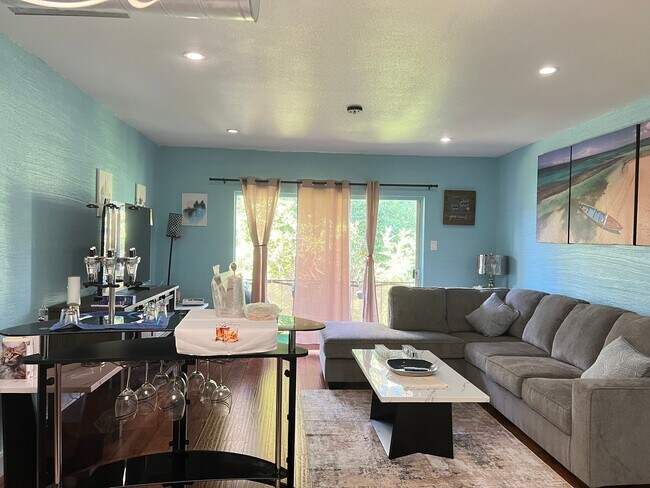 Foto del edificio - 2230 S Piney Point Rd