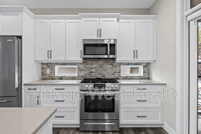 Building Photo - 2580 Crown Crest Dr