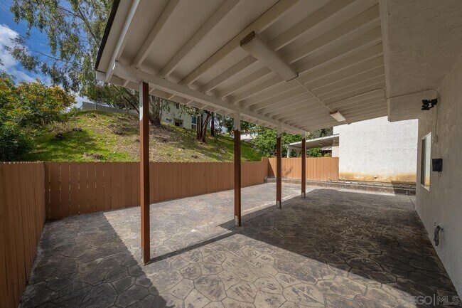 Foto del edificio - 7951 Tinaja Ln