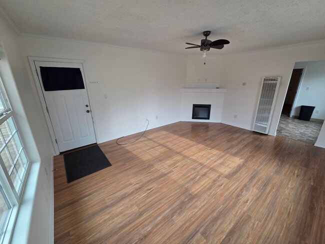 Building Photo - 627 2nd Ave