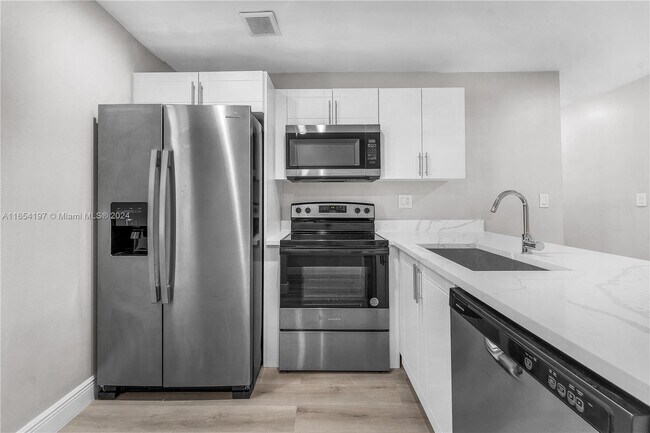Building Photo - 10375 NW 35th St