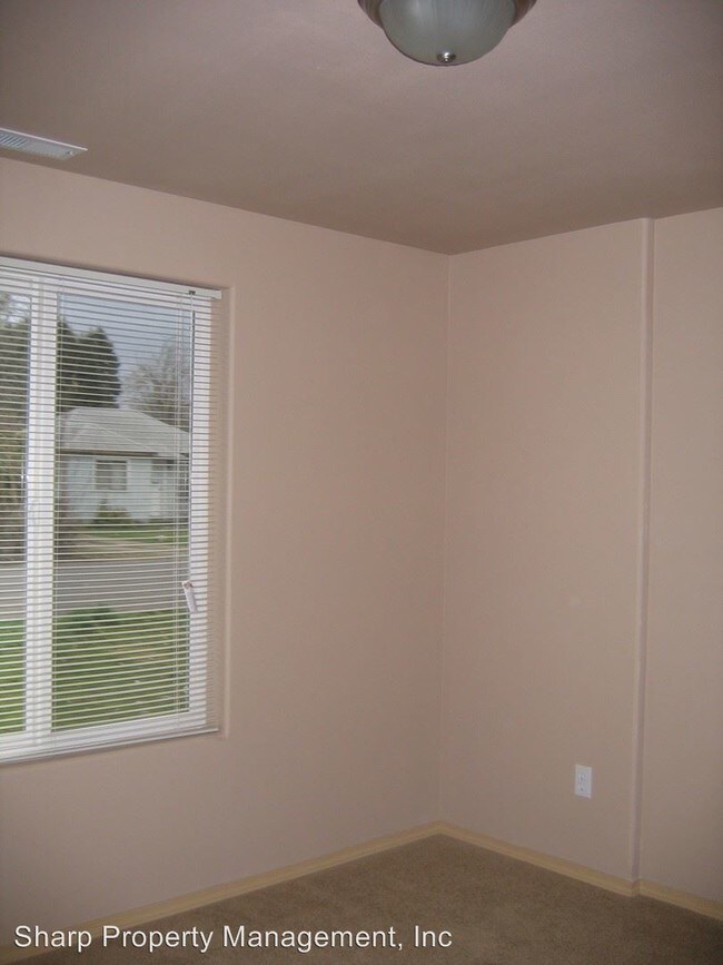 Building Photo - 3 br, 2 bath House - 629 CC Street