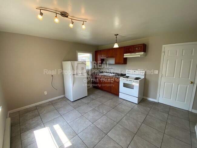 Foto del edificio - 1015 Claremont Ave NE