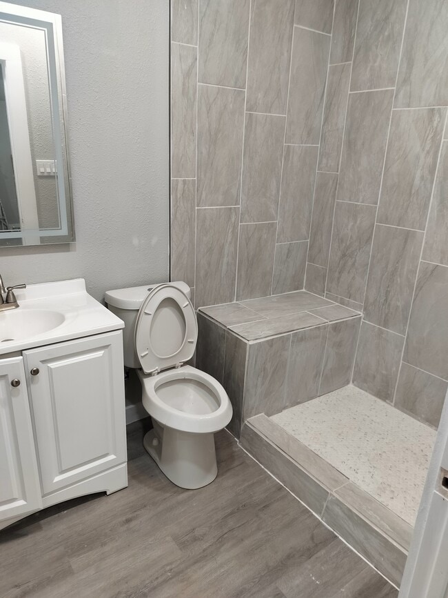 Building Photo - 2705 1st St