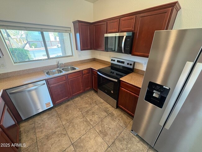 Building Photo - 7709 S 63rd Dr