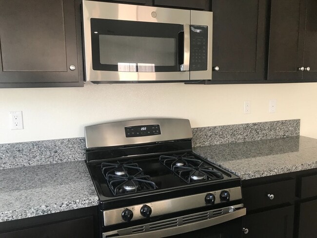 Building Photo - Move in Ready