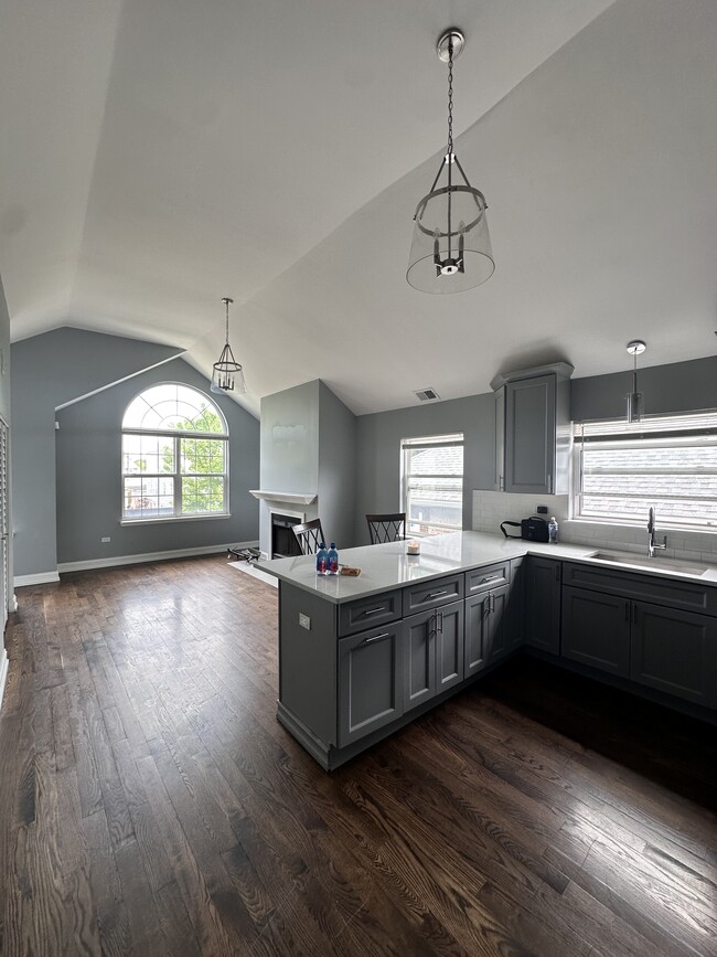 Building Photo - 1218 S 57th Ave