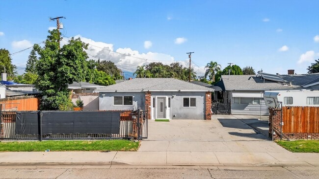 Building Photo - 1216 Butterfield Rd