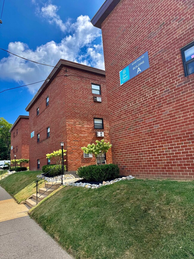 Building Photo - Fox Chase Gardens