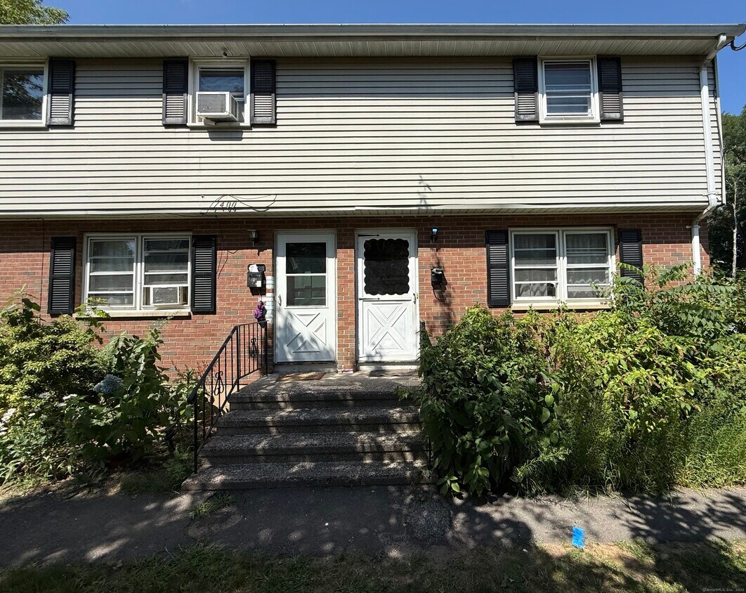Primary Photo - 400 Divinity St