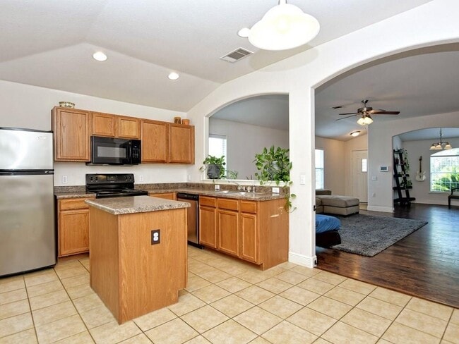 Building Photo - 5901 Nelson Oaks Dr