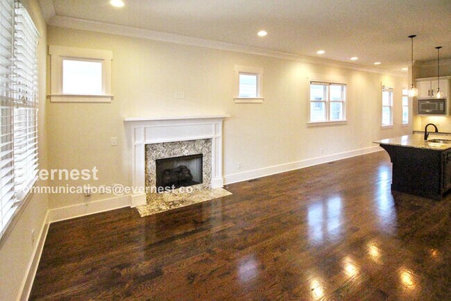 Foto del edificio - 817 Knox Ave
