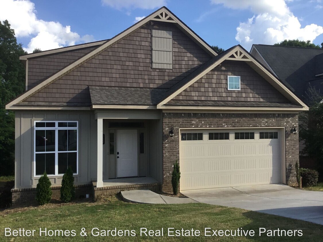 Foto principal - 4 br, 2 bath House - 539 Great Falls