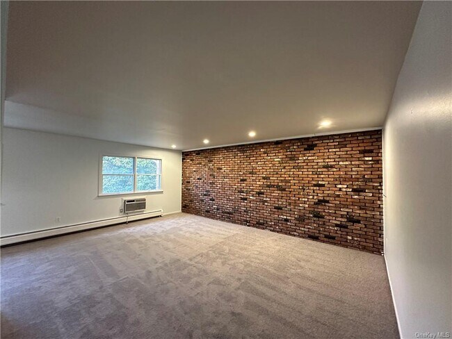 Building Photo - 57 Congers Rd