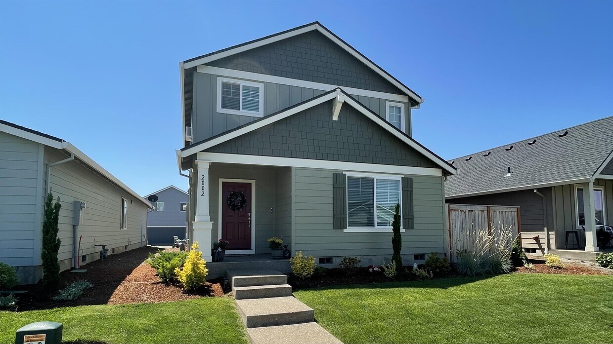 2002 Smith Dr, Woodburn, OR 97071 House for Rent in Woodburn, OR