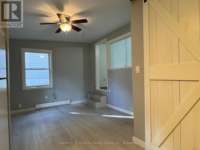 Photo du bâtiment - 4687 Haliburton County Rd 21