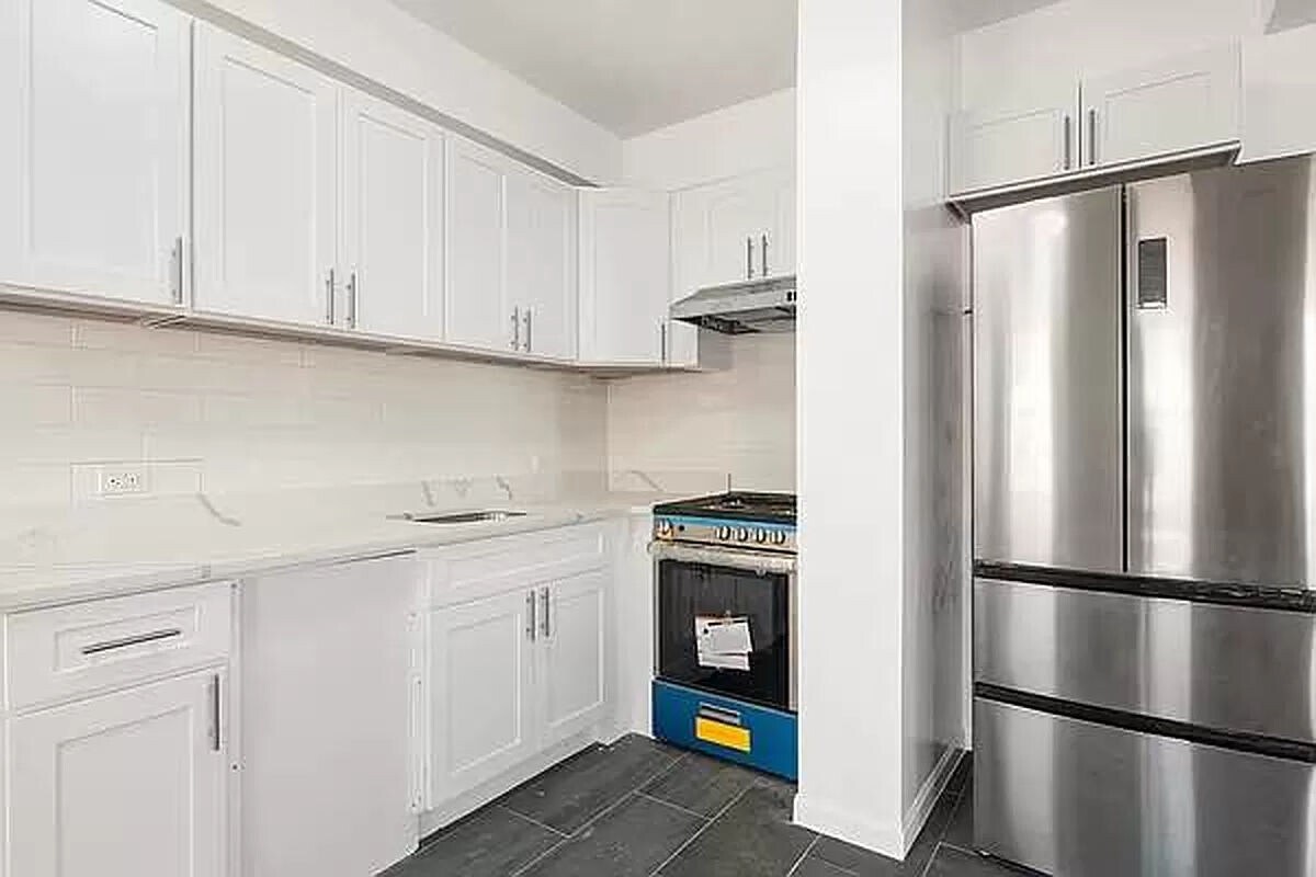 Building Photo - 55 Greenwich Avenue