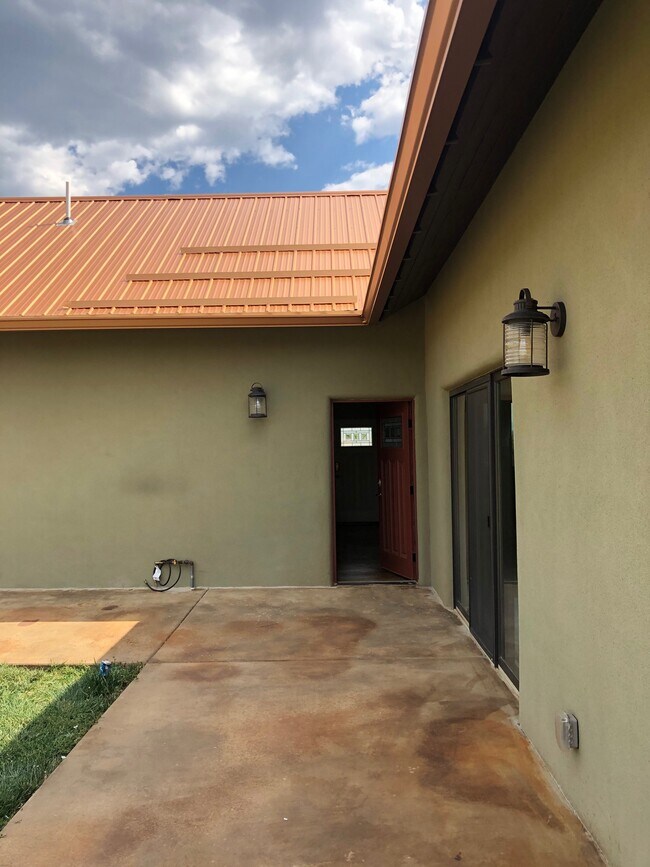 Building Photo - 537 Hondo Seco Rd