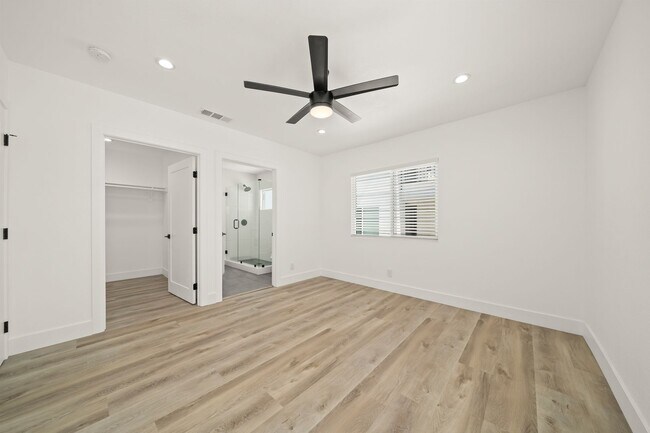 Foto del edificio - 4832 Downey