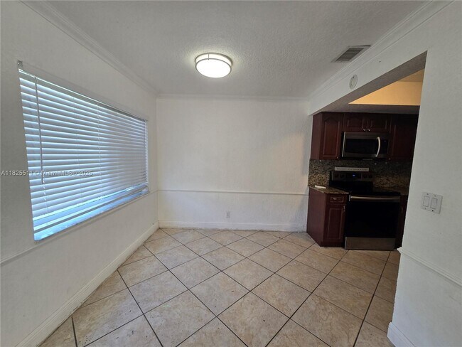 Foto del edificio - 5623 NW 21st St