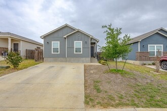 Building Photo - 5414 St Francis Dr