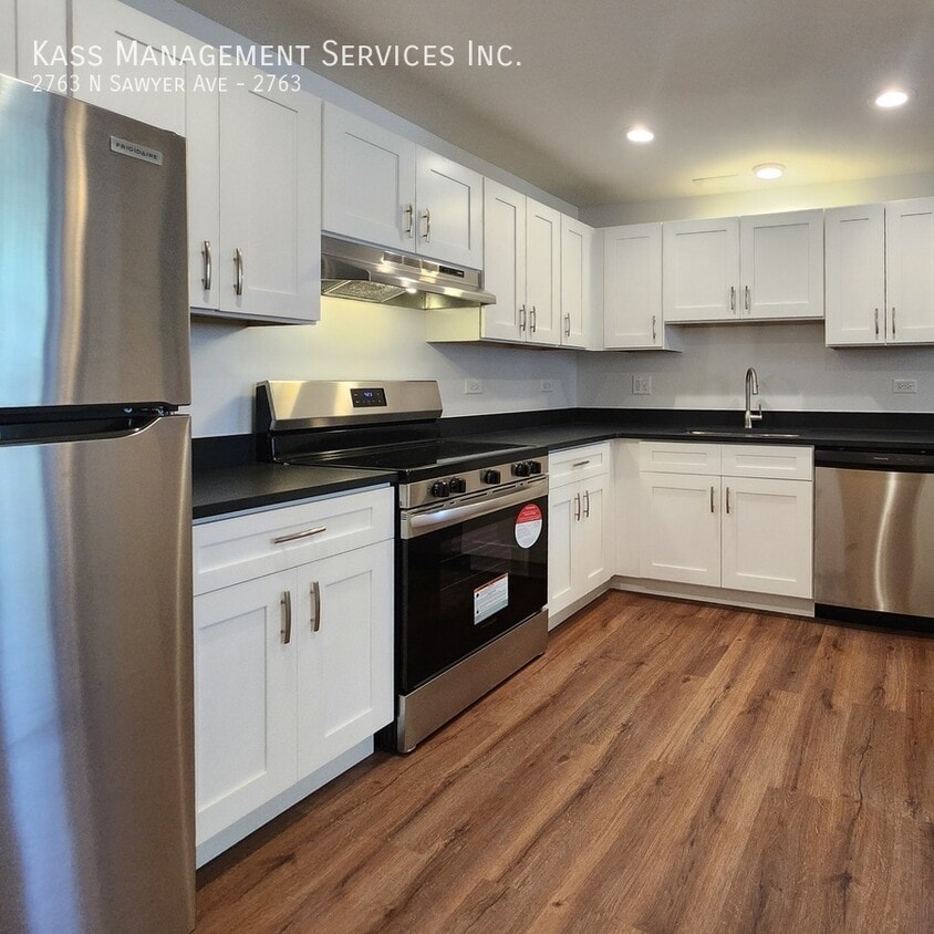 Photo - 2763 N Sawyer Ave-2763
