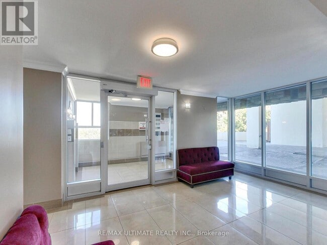 Building Photo - 541 Blackthorn Ave