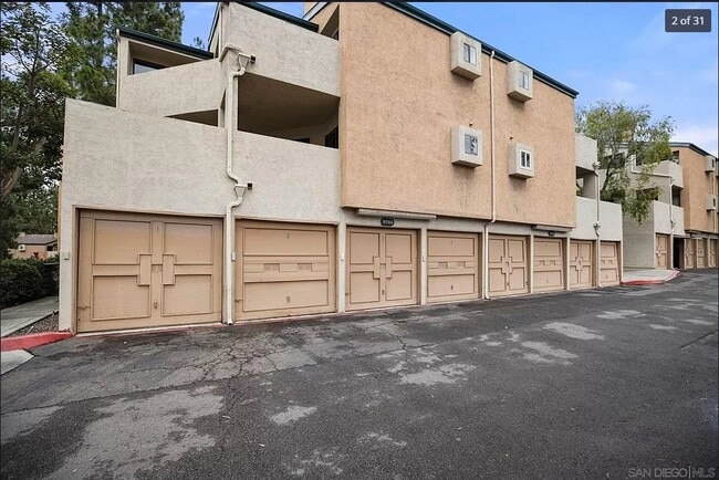 Building Photo - 9785 Mesa Springs Way