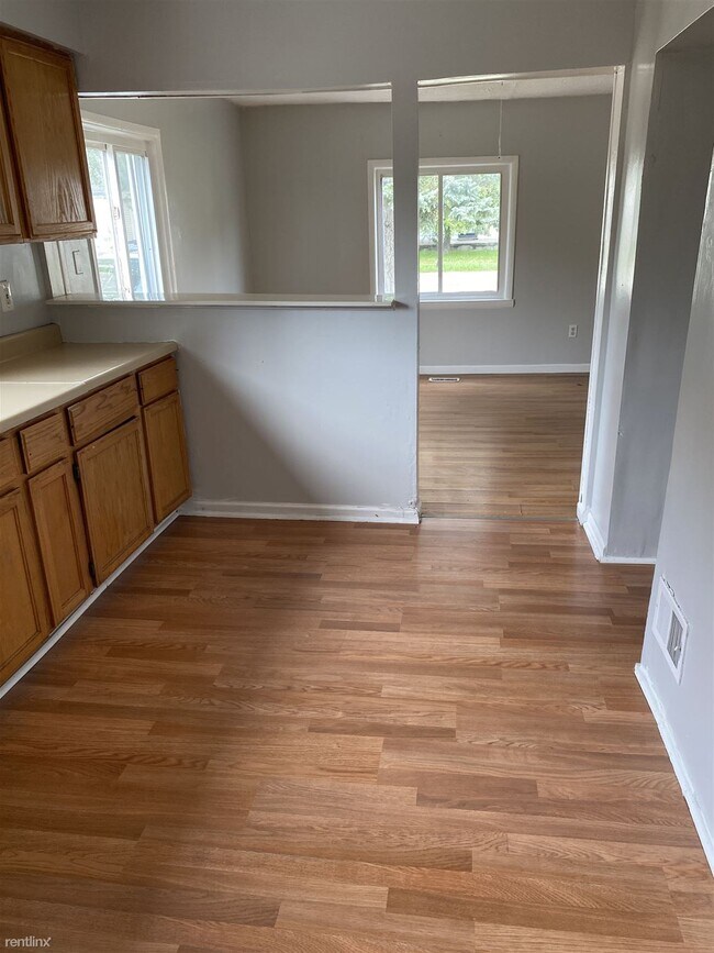 Foto del edificio - 3 br, 1 bath House - 12732 Couwlier Ave 12...