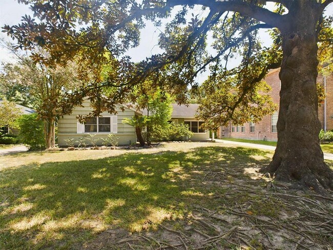 Foto del edificio - 4031 Whitman St