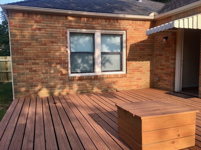 Building Photo - 1005 S Donnybrook Ave