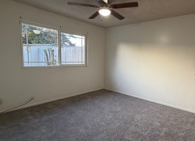 Building Photo - 3263 Lake Arrowhead Ave