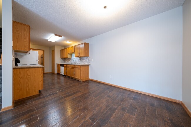 Building Photo - 8837 Hastings Cir NE