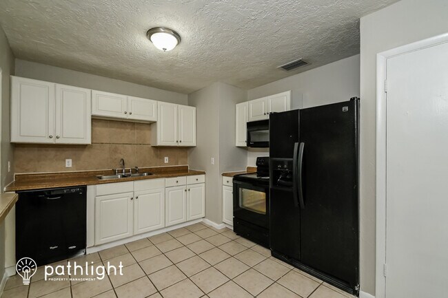 Building Photo - 7000 Brentford Rd, Sarasota, FL, 34241