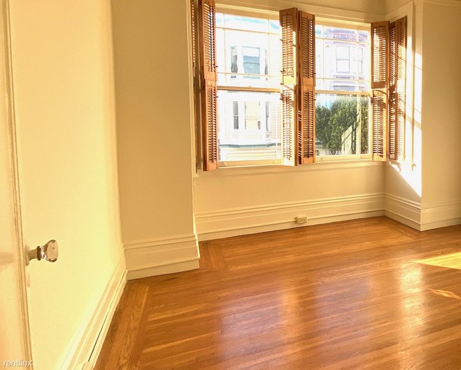 Building Photo - 1 br, 1 bath Flat - 2840 Octavia St