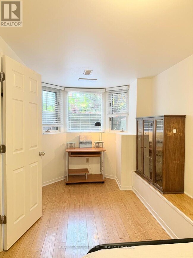 Photo du bâtiment - 490 Windermere Ave