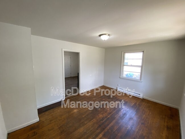 Building Photo - 209 Frazier St