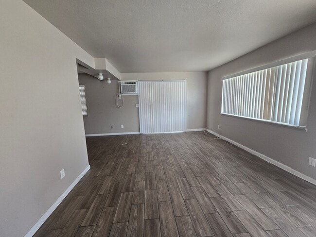 Building Photo - N Hamilton Ave