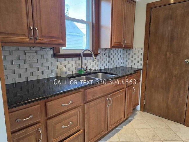 Foto del edificio - 1717 Bedford Ave SW