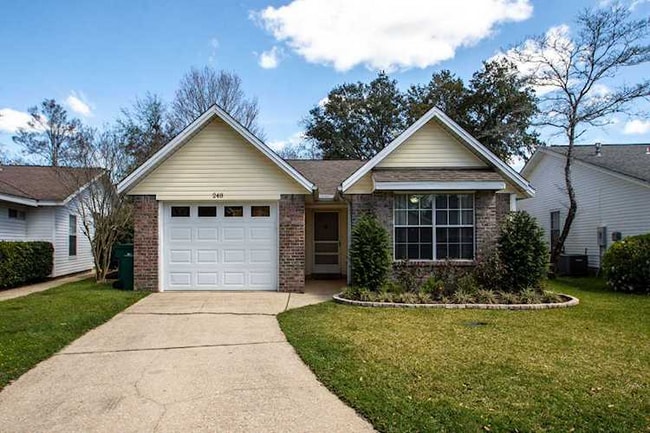 248 Parkwood Cir