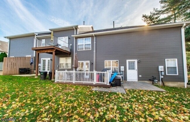 Foto del edificio - 20 S Midland Ave